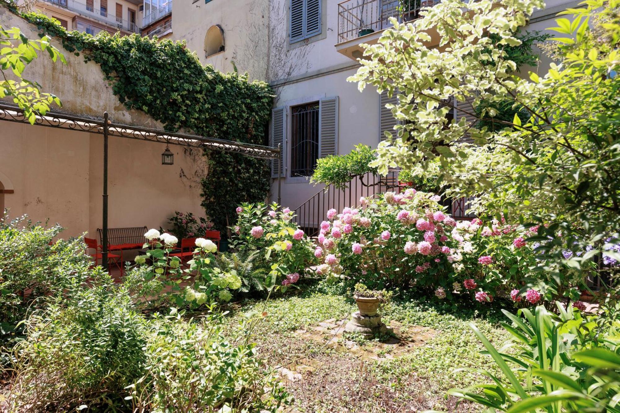 Florence Huge Apartment With Private Garden Dış mekan fotoğraf